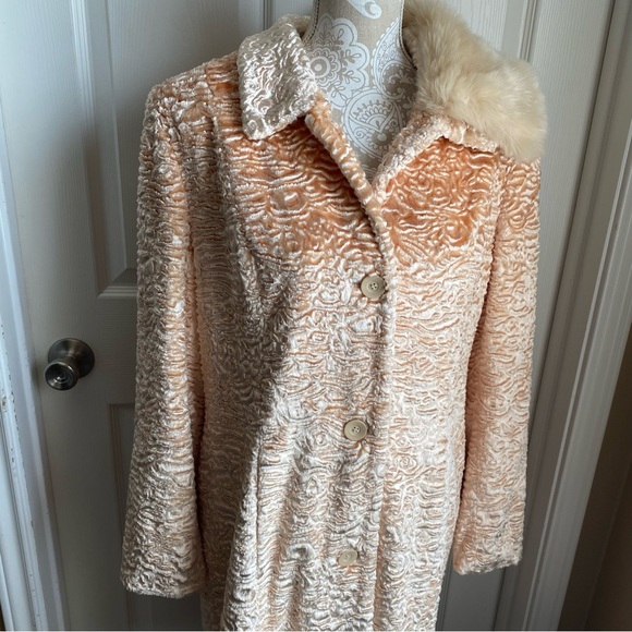 Valerie Stevens Champagne Fur Collar Over Coat - Picture 4 of 9